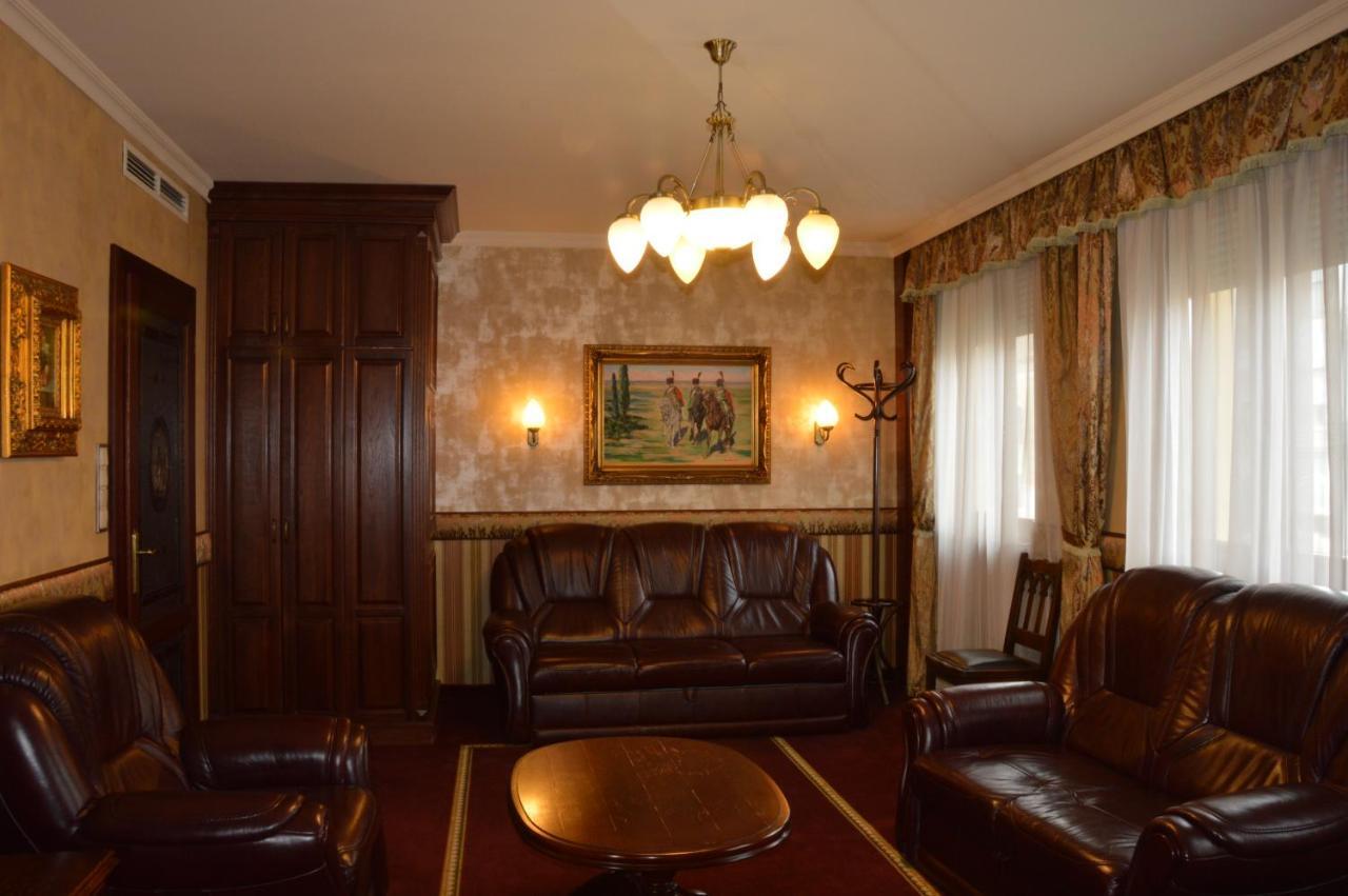 Hotel Obester Debrecen Kültér fotó
